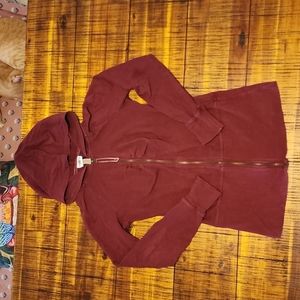 MEDIUM FITTED ZIP UP SWEATER WITH HOODIE